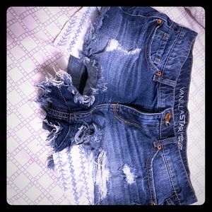 Size 7 ripped shorts.